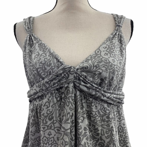 NEW York & Company Gray Floral Blouse Size Medium - Picture 2 of 9